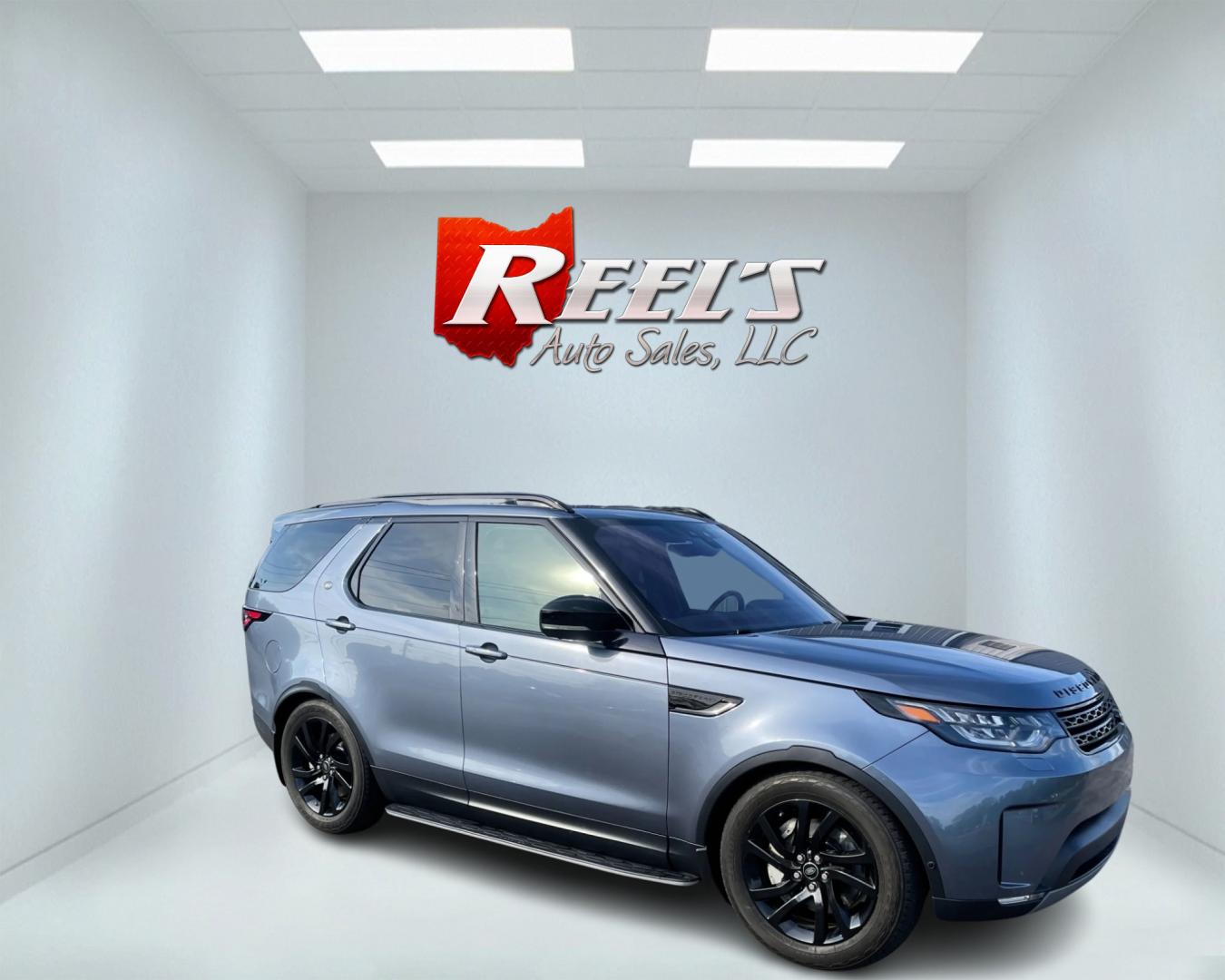 2018 Blue /Black Land Rover Discovery HSE (SALRR2RV5JA) with an 3.0L V6 DOHC 24V Supercharged engine, 8A transmission, located at 11115 Chardon Rd. , Chardon, OH, 44024, (440) 214-9705, 41.580246, -81.241943 - Photo#3